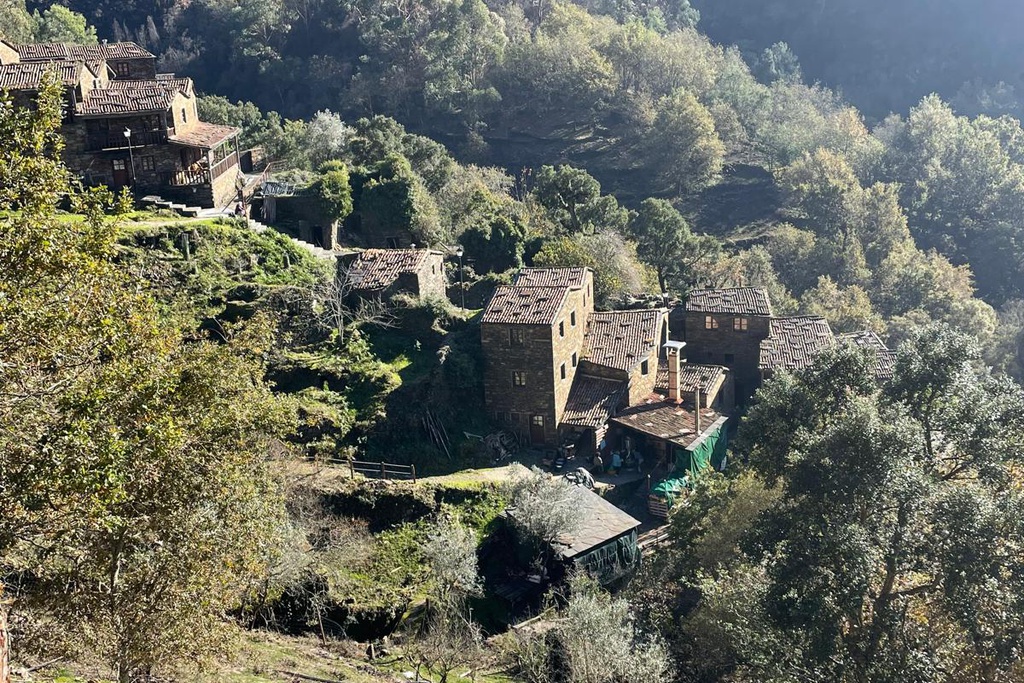 Da Terra à Parede – Iniciação às Argamassas de Cal