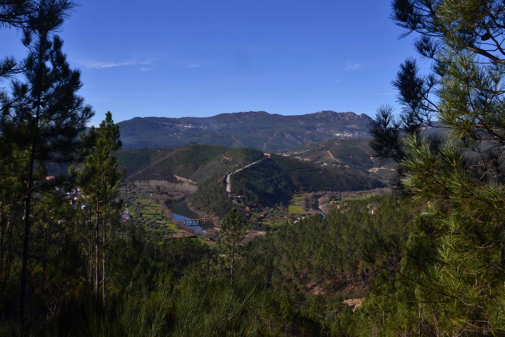 A pé pelo Caminho do Xisto de Porto de Vacas