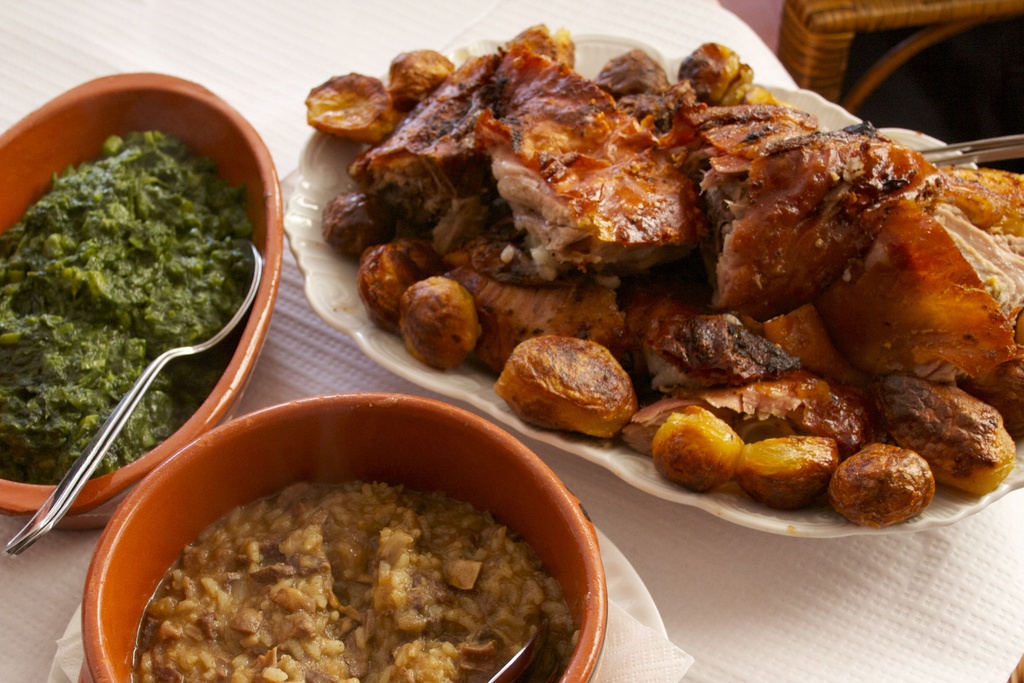 Kid goat estonado (scalded and roasted)