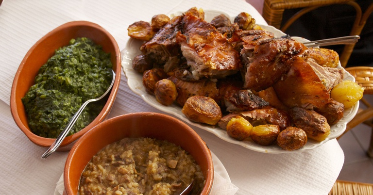 Kid goat estonado (scalded and roasted)