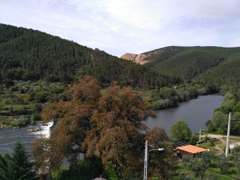 Vendo para Crer, Revendo para Criar: Visões Fotográficas do Xisto, do Zêzere e das Minas da Panasqueira