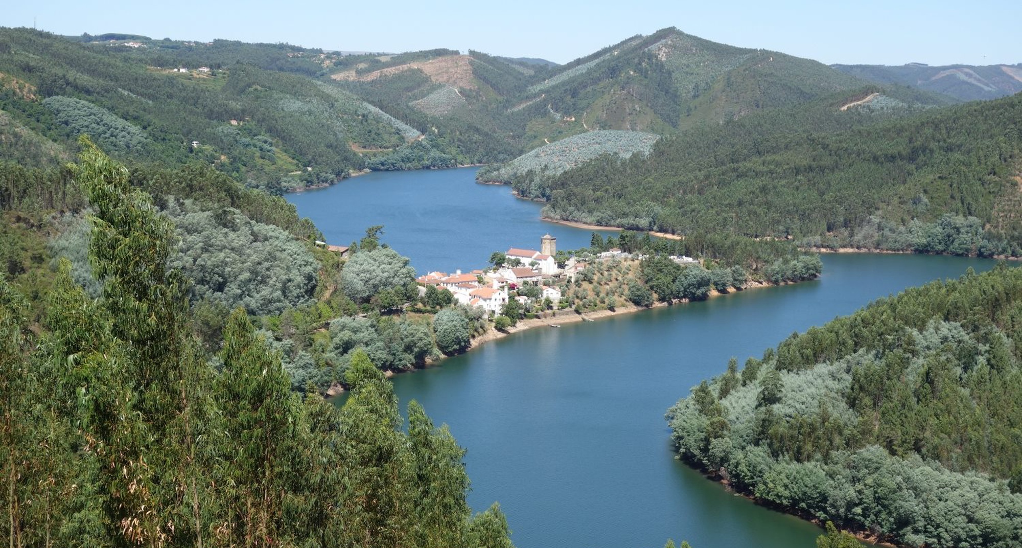 Passeio Pedestre e Travessia Fluvial em Dornes