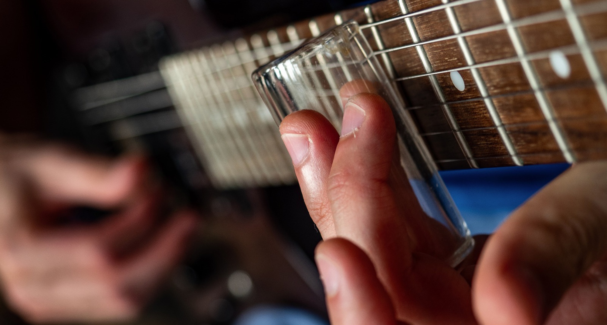 "Outras Terras, Outros Sons"