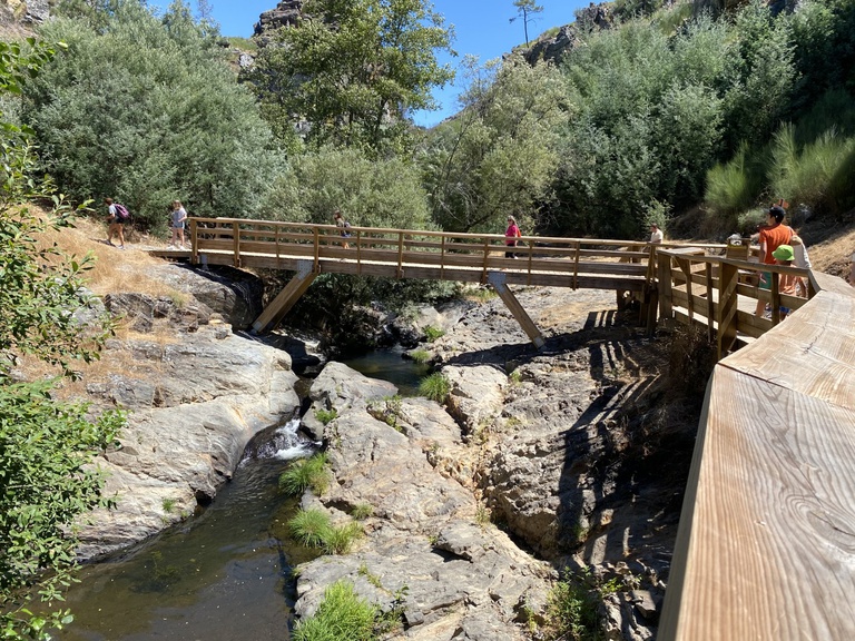 Penedo Furado Walkways